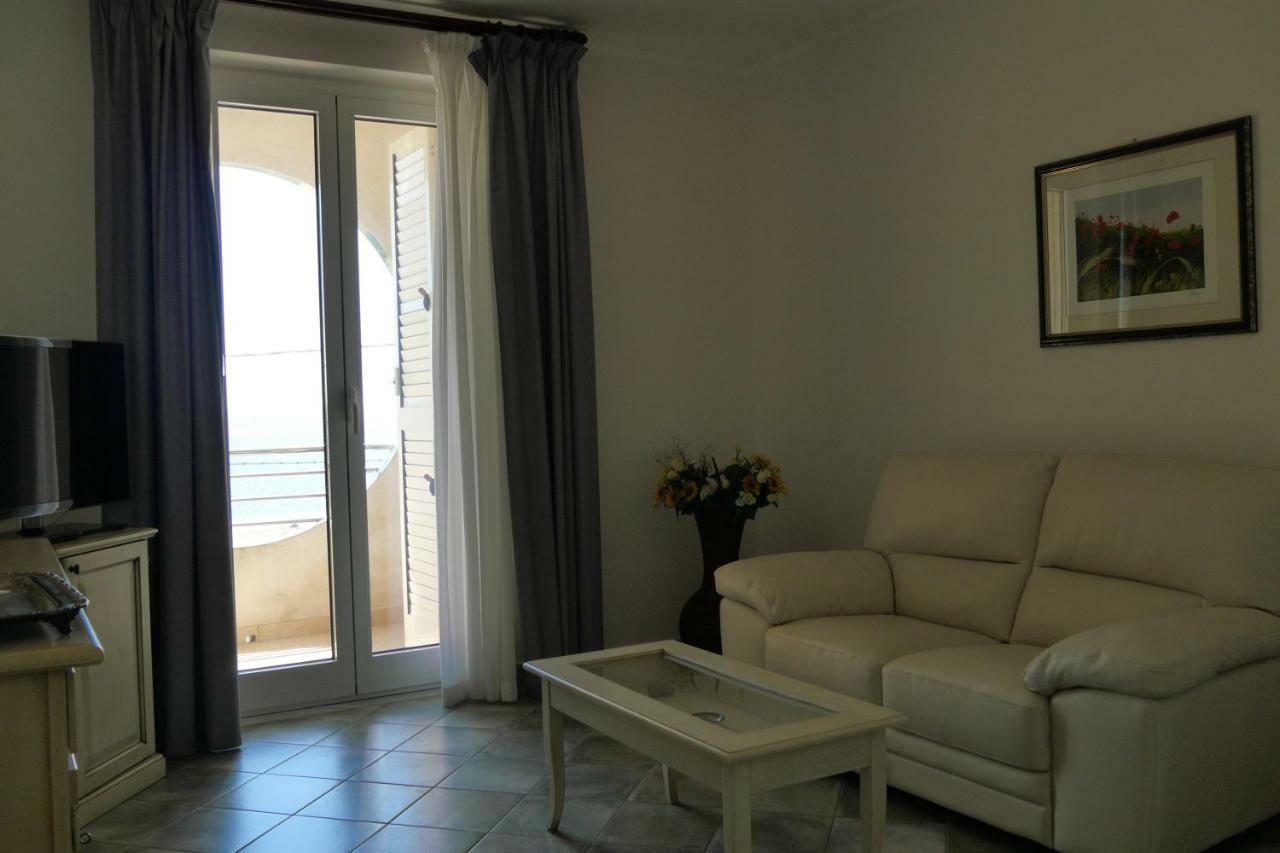 Hotel Celeste Marzamemi Bagian luar foto