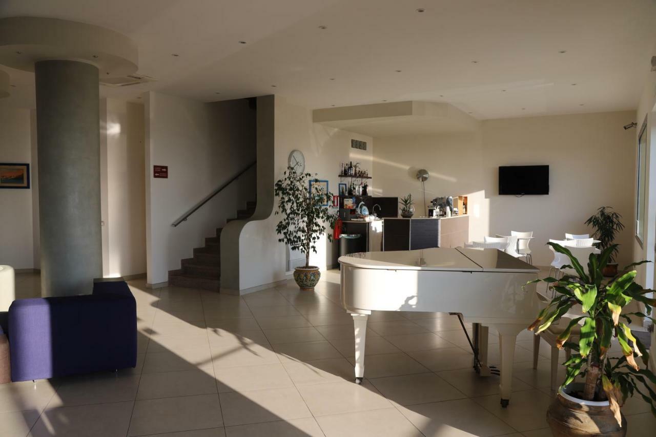 Hotel Celeste Marzamemi Bagian luar foto